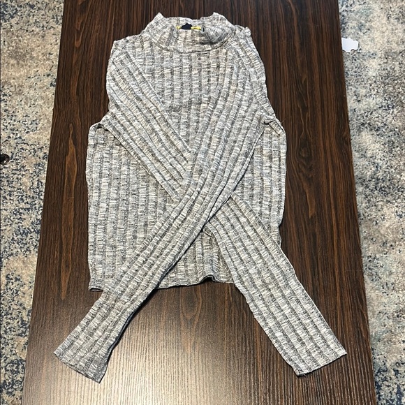 Prince & Fox Tops - Prince & Fox Gray Long Sleeve Top